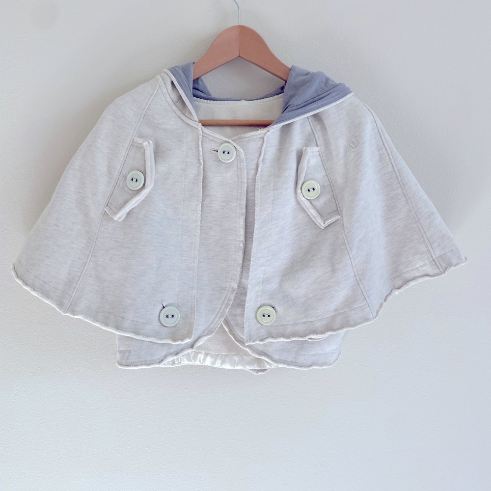 Lululemon short cape